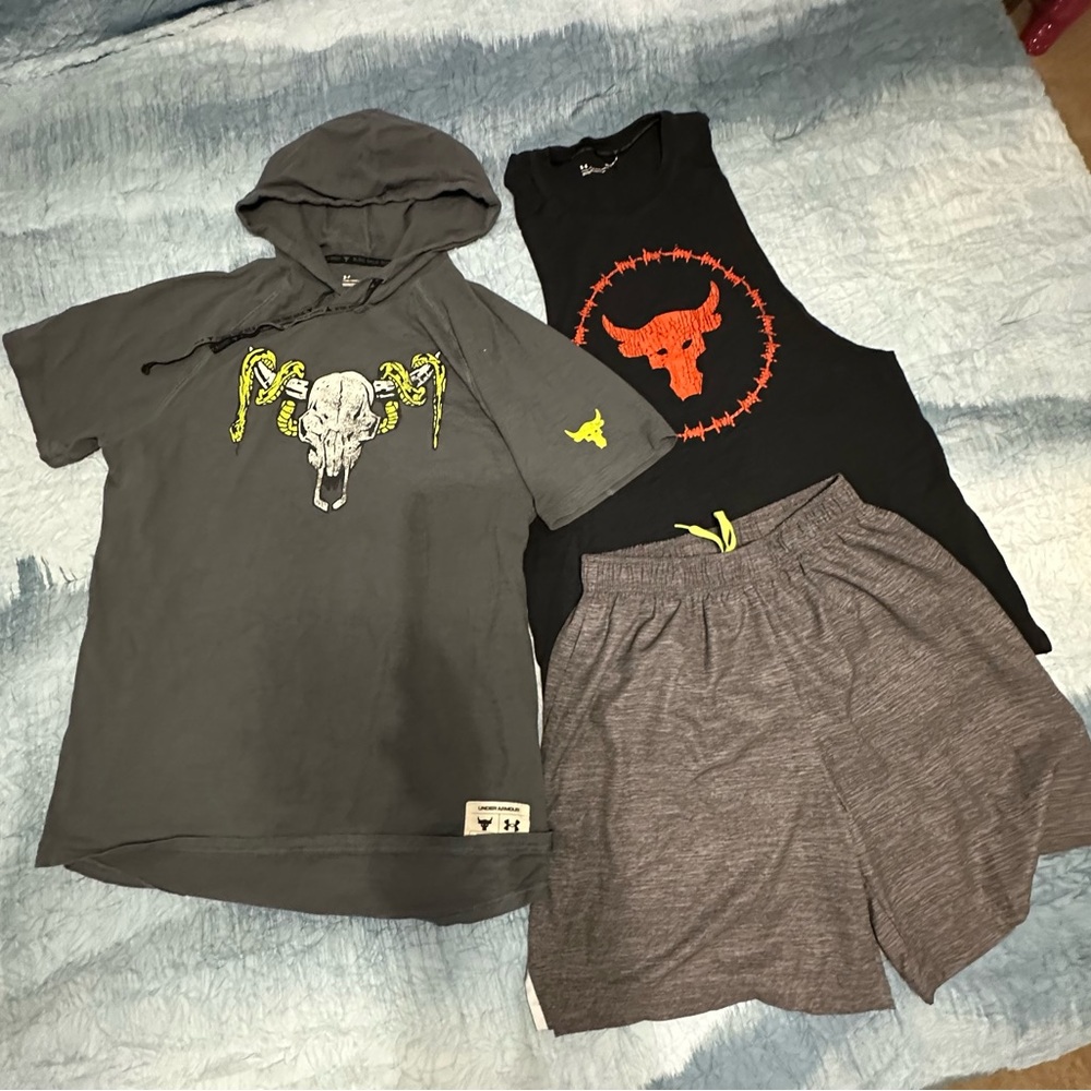 33. Under Armour project rock Men’s  Bundle Gray & Black Shirt Set & grey shorts